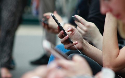 被华为反超，一季度iPhone在全球智能手机市场份额降至第三
